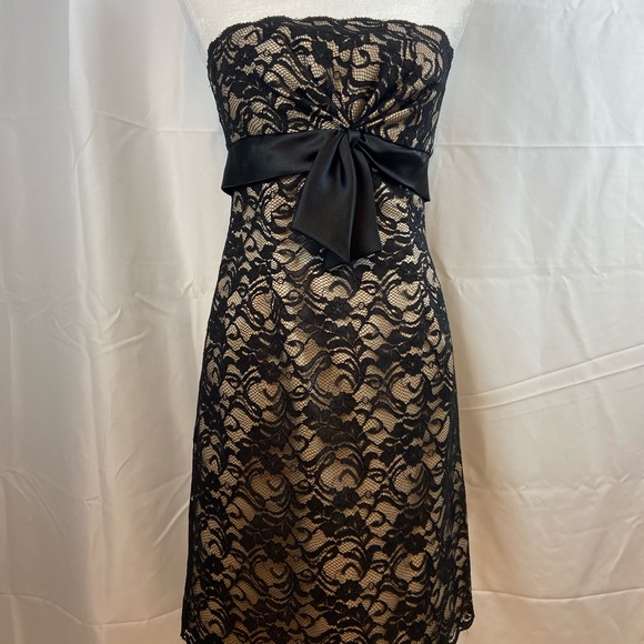 White House Black Market Dresses & Skirts - White House Black Market lace dress